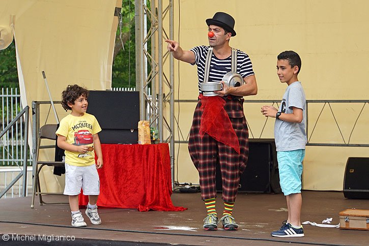 street_theater_180.JPG